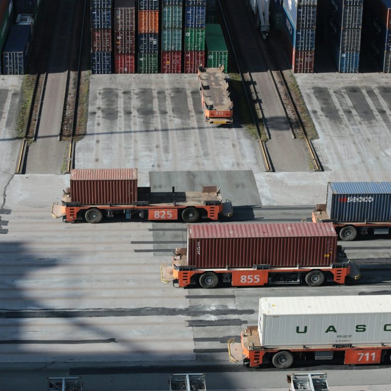 Operadores logísticos y subcontratación ante el DeCA obligatorio